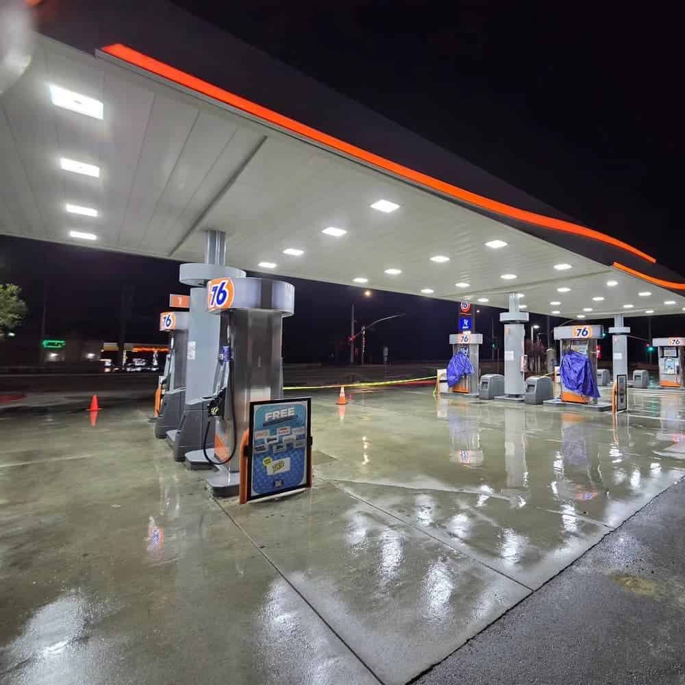 Gas Station Washing Services image
