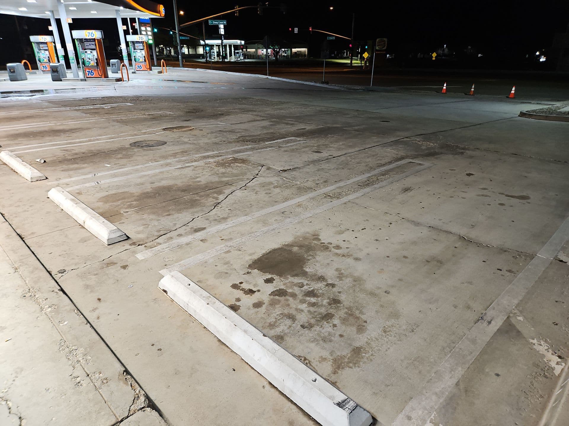 Gallery photos for Reliable Gas Station Cleaning Service During Night Hours: Image #1