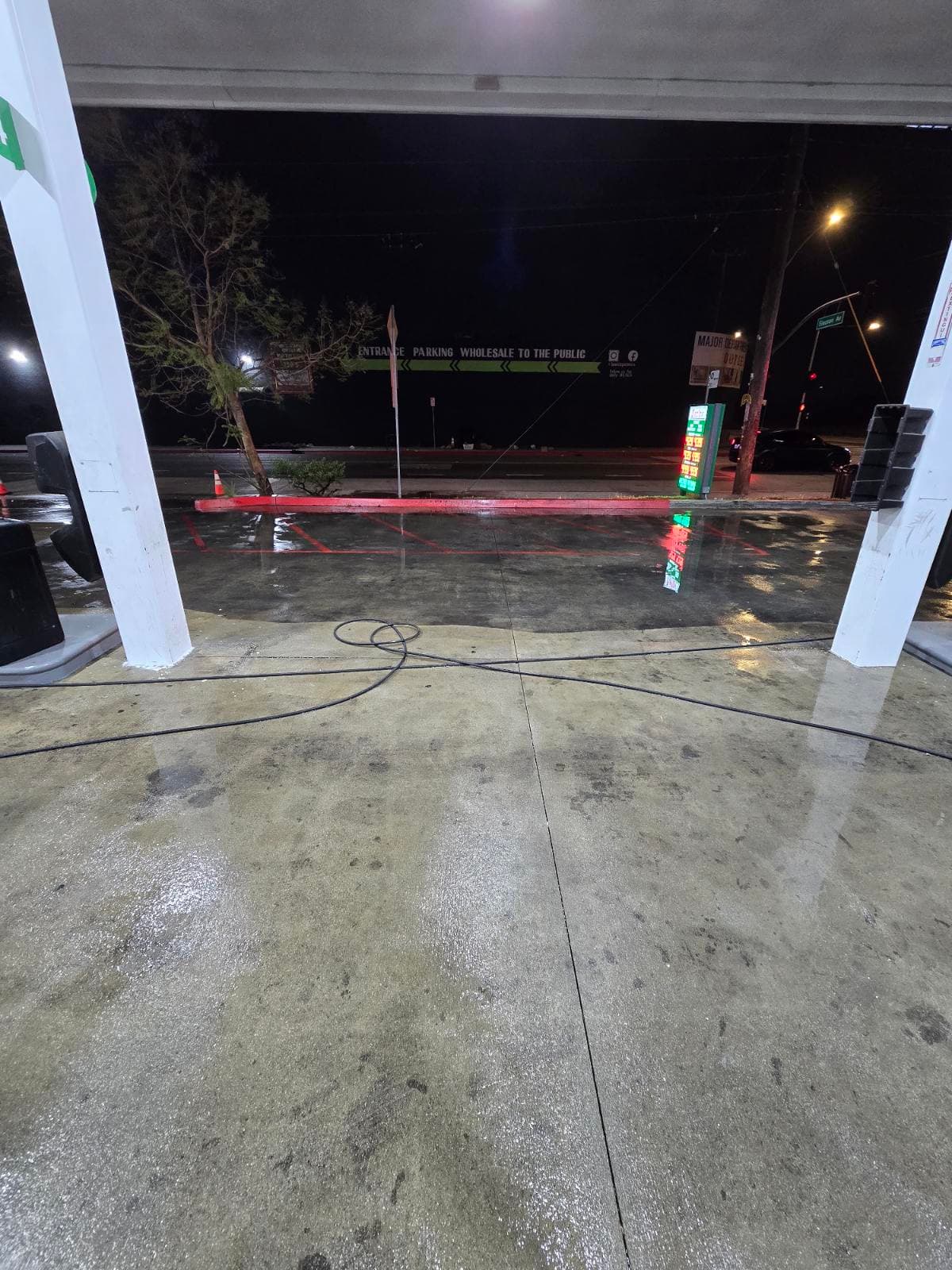 Gallery photos for Dino Mart Sparkles After Expert Wash in San Diego: Image #2